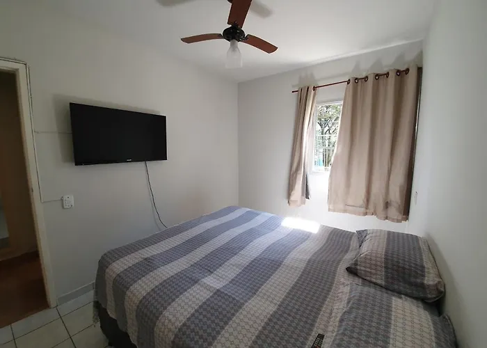 Apto Com Dois Quartos No Bairro De Jardim Camburi