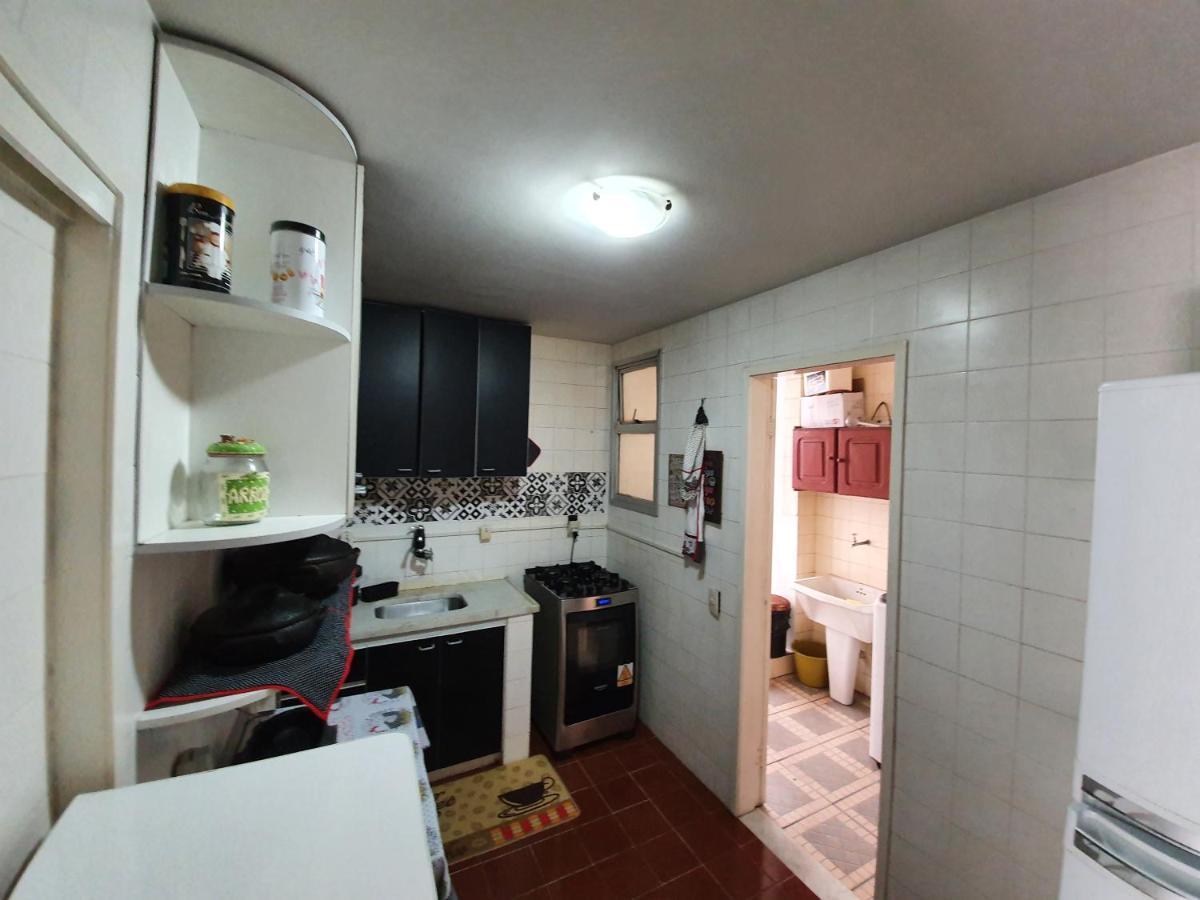 Apto Com Dois Quartos No Bairro De Jardim Camburi *