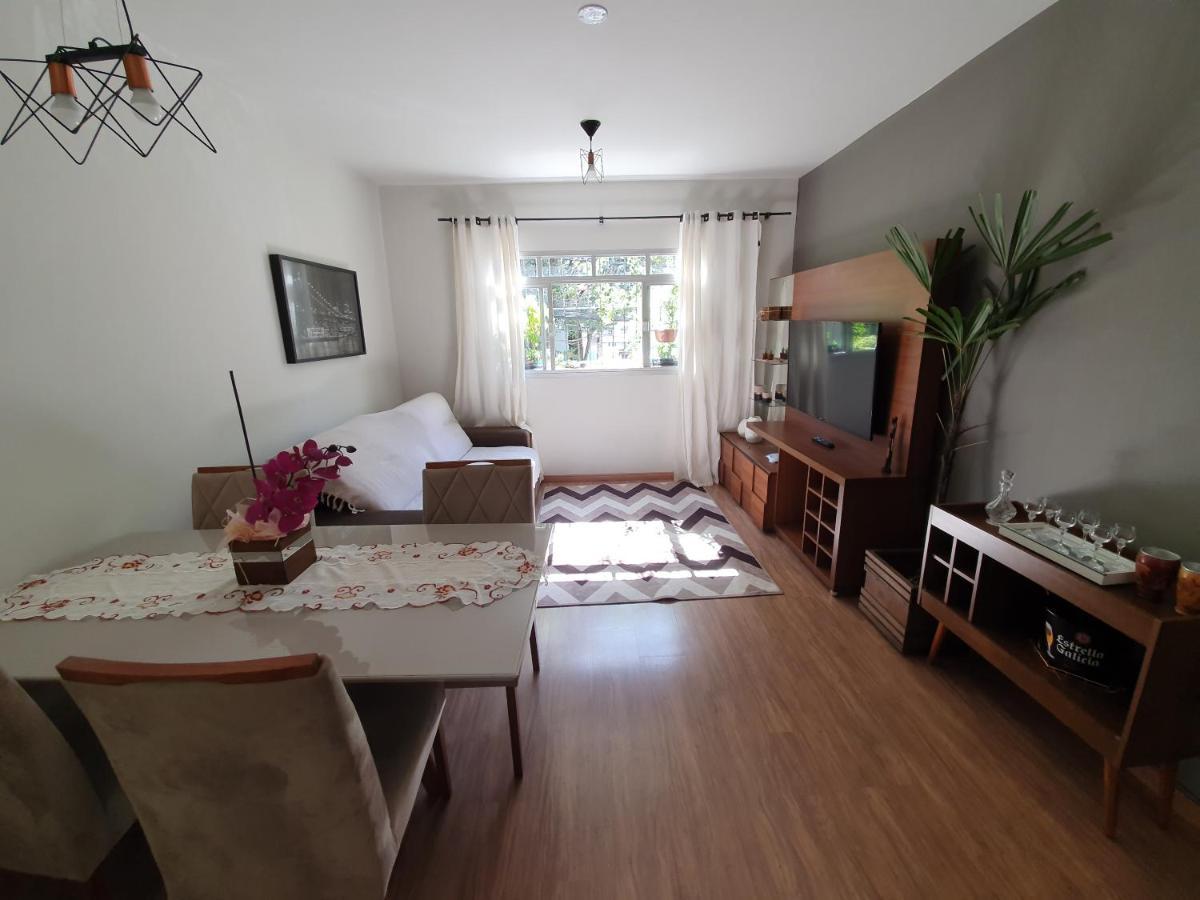 Apto Com Dois Quartos No Bairro De Jardim Camburi