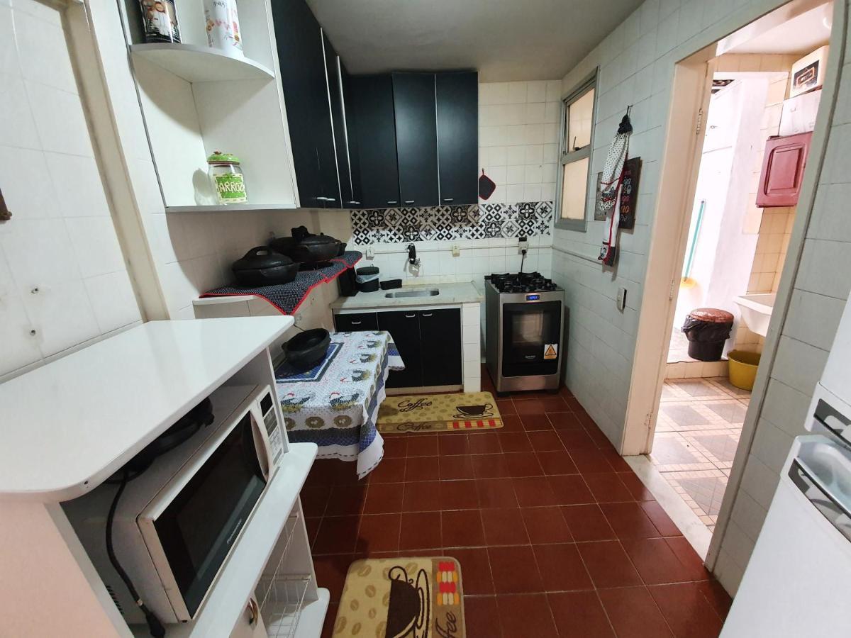 Apto Com Dois Quartos No Bairro De Jardim Camburi *